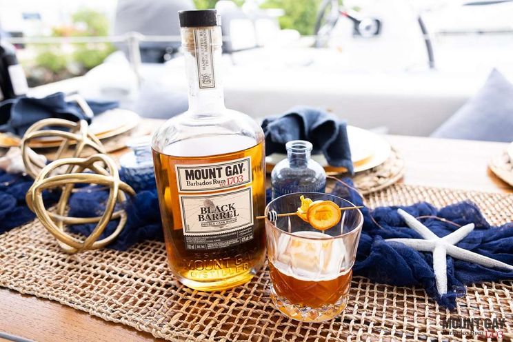 Charter Yacht UNWAVERING - Sunreef 50 - 3 Cabins - Nassau - Exumas - Bahamas