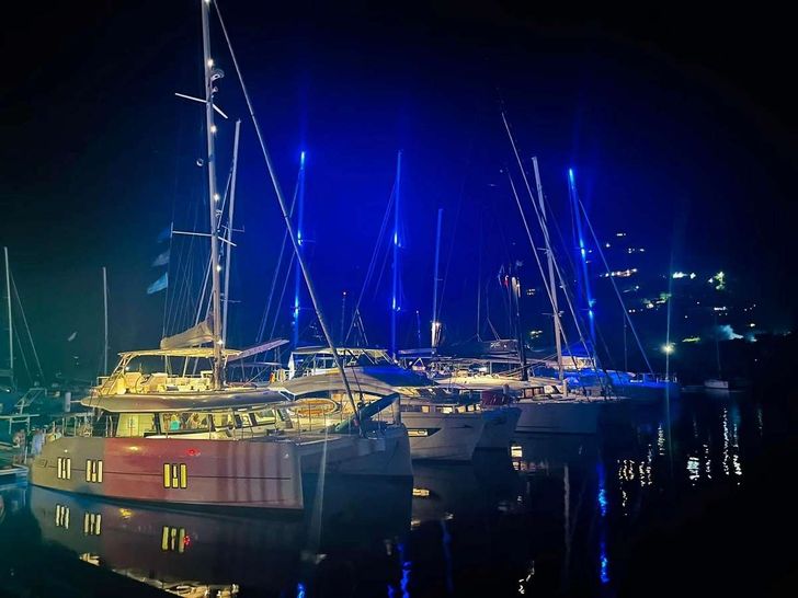 UNWAVERING Sunreef 50 - at night UNWAVERING Sunreef 50 - at night