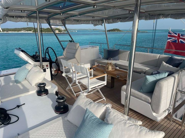 UNWAVERING Sunreef 50 - flybridge UNWAVERING Sunreef 50 - flybridge