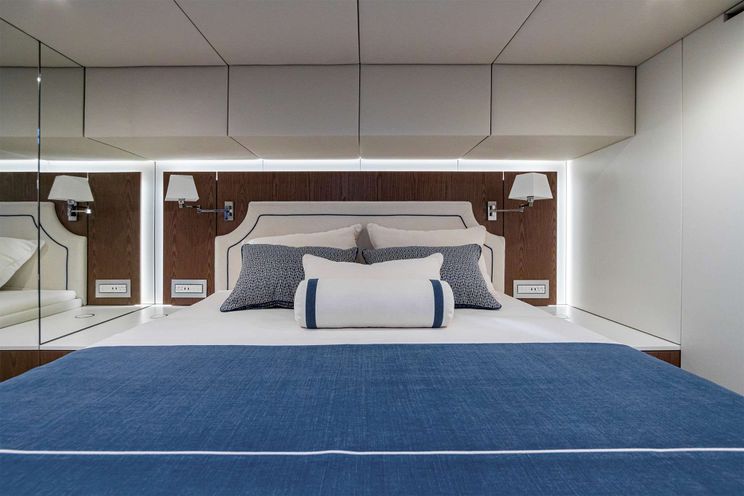 Charter Yacht UNWAVERING - Sunreef 50 - 3 Cabins - Nassau - Exumas - Bahamas