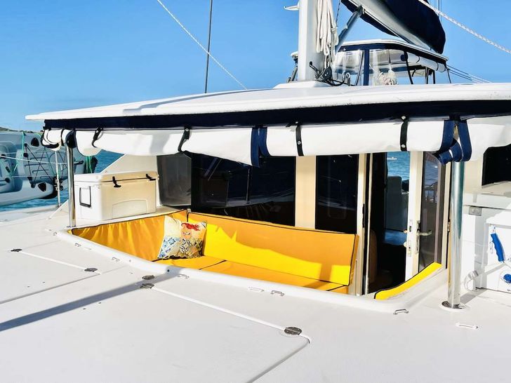 ISLAND TIME - Forward Cockpit ISLAND TIME - Forward Cockpit