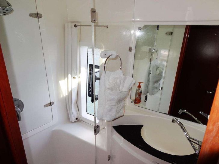 ISLAND TIME - Bathroom ISLAND TIME - Bathroom