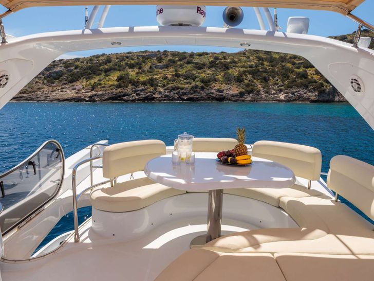 DREAM - Flybridge Aft DREAM - Flybridge Aft