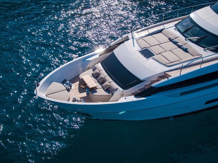 SEVEN Sanlorenzo SL90 - foredeck SEVEN Sanlorenzo SL90 - foredeck