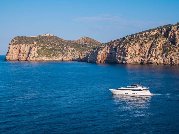 SEVEN Sanlorenzo SL90 - cruising near an island SEVEN Sanlorenzo SL90 - cruising near an island