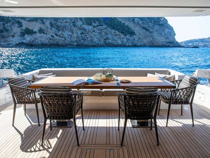 SEVEN Sanlorenzo SL90 Aft Deck Dining