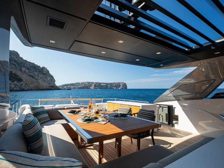 SEVEN Sanlorenzo SL90 - flybridge SEVEN Sanlorenzo SL90 - flybridge
