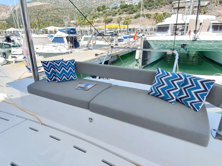 NIA Bali 4.6 - aft deck seat NIA Bali 4.6 - aft deck seat
