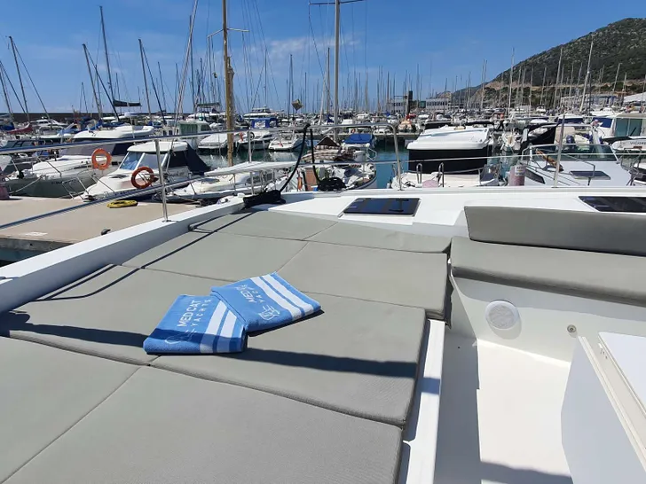 NIA Bali 4.6 - foredeck sunbathing area NIA Bali 4.6 - foredeck sunbathing area