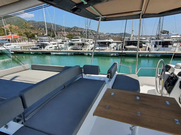 NIA Bali 4.6 - flybridge NIA Bali 4.6 - flybridge