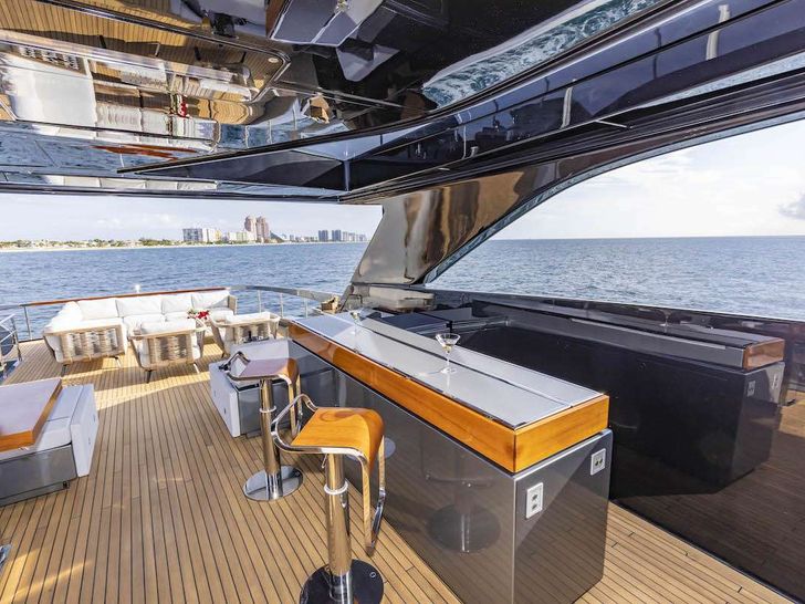 NO SURRENDER Riva Dolcevita 110 - sundeck bar area NO SURRENDER Riva Dolcevita 110 - sundeck bar area