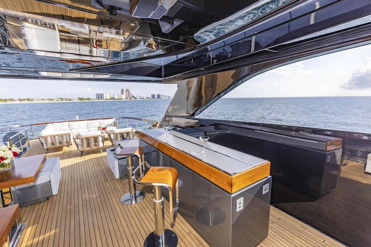 Charter Yacht NO SURRENDER - Riva Dolcevita 110 - 5 Cabins - Nassau - Staniel Cay - Exumas - Bahamas