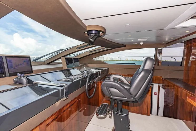 Charter Yacht NO SURRENDER - Riva Dolcevita 110 - 5 Cabins - Nassau - Staniel Cay - Exumas - Bahamas