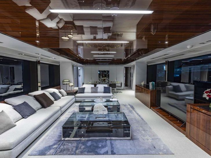 NO SURRENDER Riva Dolcevita 110 - main saloon NO SURRENDER Riva Dolcevita 110 - main saloon