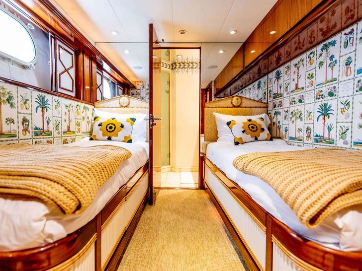 SUMMERTIME II - Twin Stateroom SUMMERTIME II - Twin Stateroom