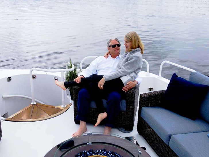 SUMMERTIME II - Sundeck Seating Area SUMMERTIME II - Sundeck Seating Area