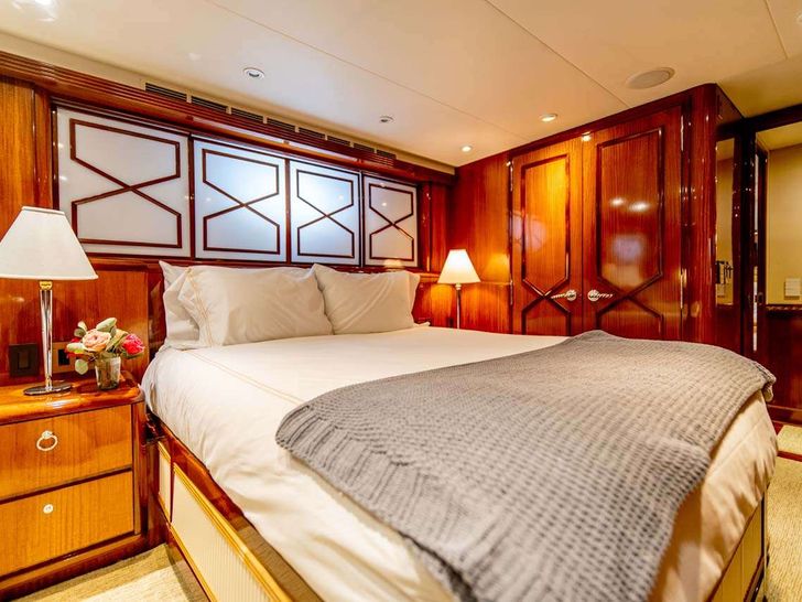 SUMMERTIME II - VIP Stateroom SUMMERTIME II - VIP Stateroom