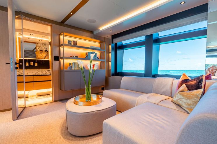 Charter Yacht VIVACE - Alpha Spritz 102 - 5 Cabins - Nassau - Staniel Cay - Exumas