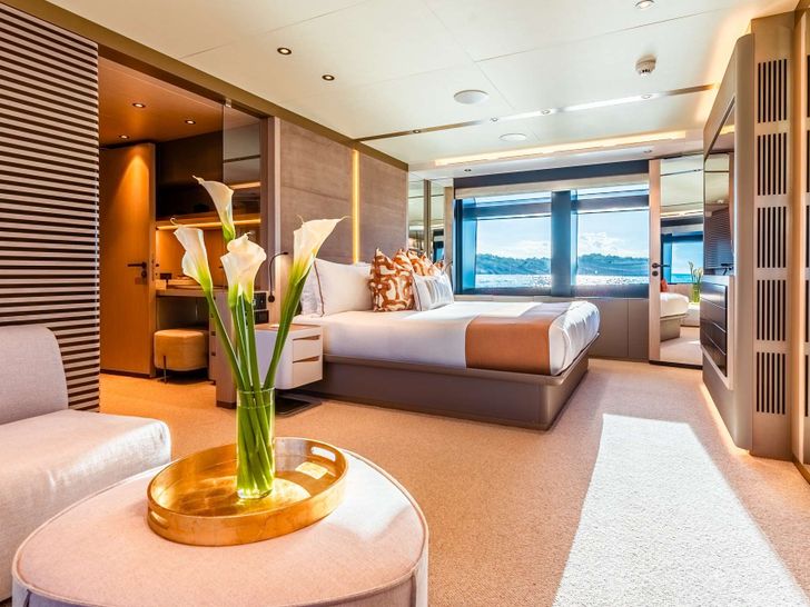 VIVACE Alpha Spritz 102 - master cabin VIVACE Alpha Spritz 102 - master cabin