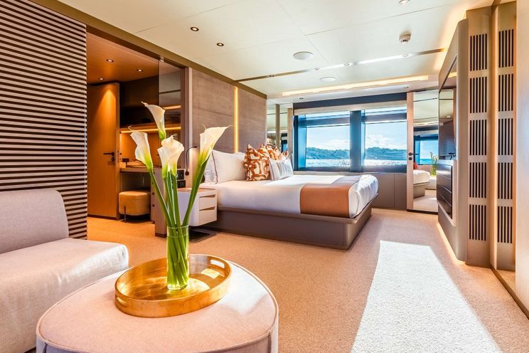 Charter Yacht VIVACE - Alpha Spritz 102 - 5 Cabins - Nassau - Staniel Cay - Exumas