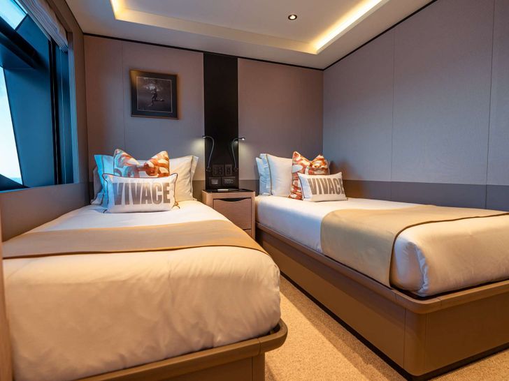 VIVACE Alpha Spritz 102 - twin cabin VIVACE Alpha Spritz 102 - twin cabin