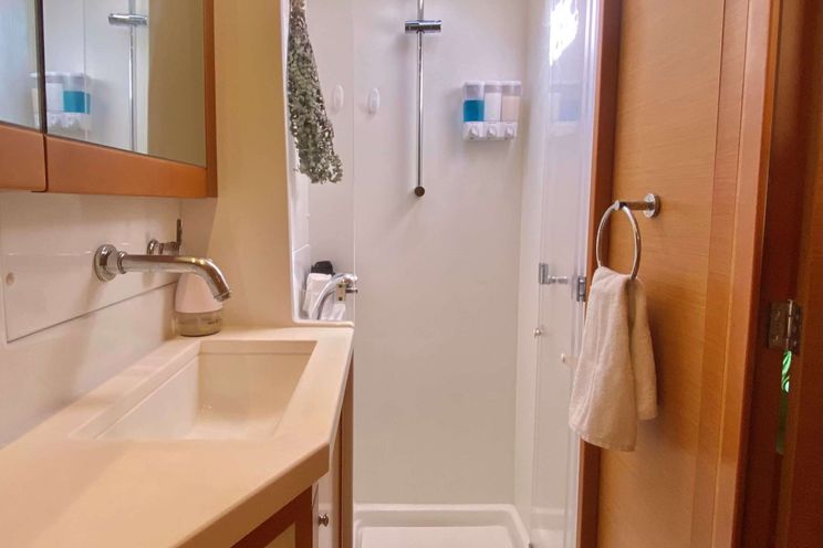 Charter Yacht KNOT 5280 - Lagoon 450F - 3 Cabins - Tortola - Anegada - Virgin Gorda - BVI - Caribbean