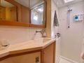 KNOT 5280 Lagoon 450F - cabin 2 bathroom KNOT 5280 Lagoon 450F - cabin 2 bathroom