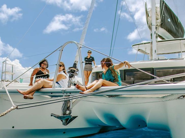 WANDERLUST Lagoon 50 - guests on the foredeck WANDERLUST Lagoon 50 - guests on the foredeck