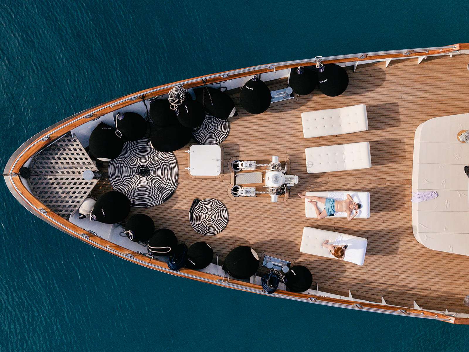 CRISTAL Custom 49m - foredeck sunbathing area