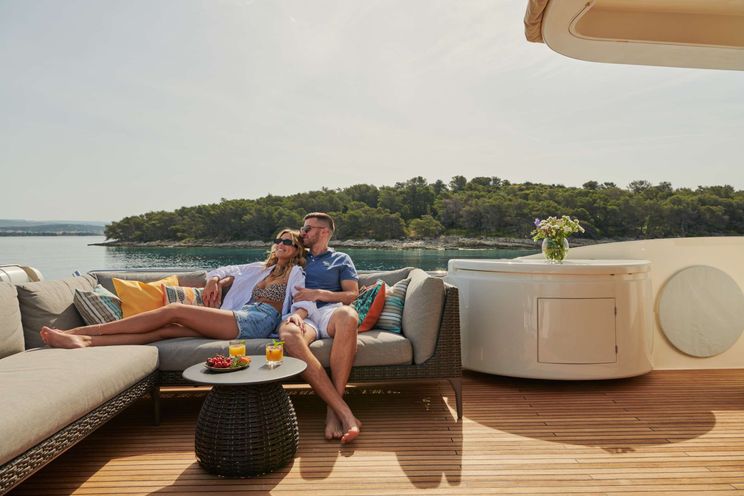 Charter Yacht FRIENDS BOAT - Ferretti Customline Navetta 86 - 4 Cabins - Split - Hvar - Dubrovnik