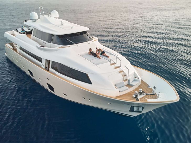 FRIEND'S BOAT Ferretti Customline Navetta 86 FRIEND'S BOAT Ferretti Customline Navetta 86