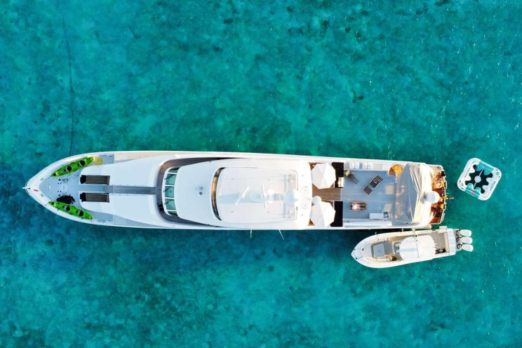 Charter Yacht LONE STAR - Hatteras 130 - 5 Cabins - Nassau - Bahamas - Palm Beach