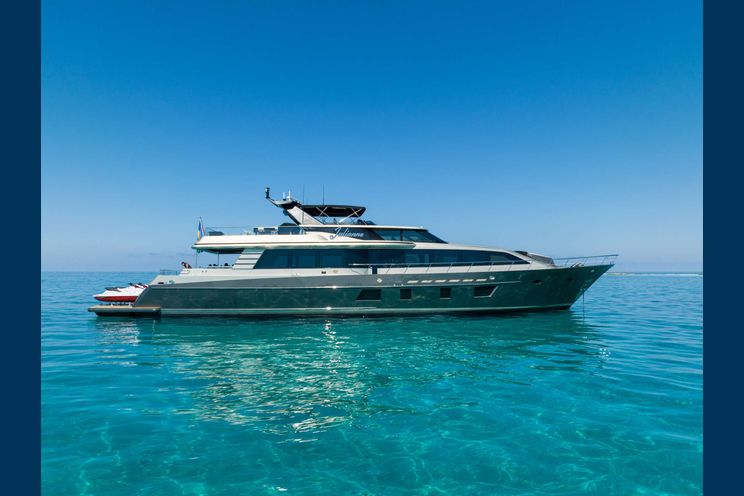 Charter Yacht JULIANNE - Crescent 110 - 4 Cabins - Nassau - Exumas - Bahamas