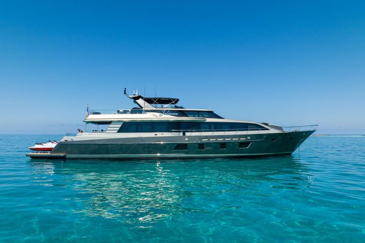 Charter Yacht JULIANNE - Crescent 110 - 4 Cabins - Nassau - Exumas - Bahamas