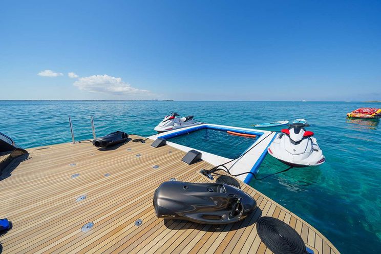 Charter Yacht JULIANNE - Crescent 110 - 4 Cabins - Nassau - Exumas - Bahamas