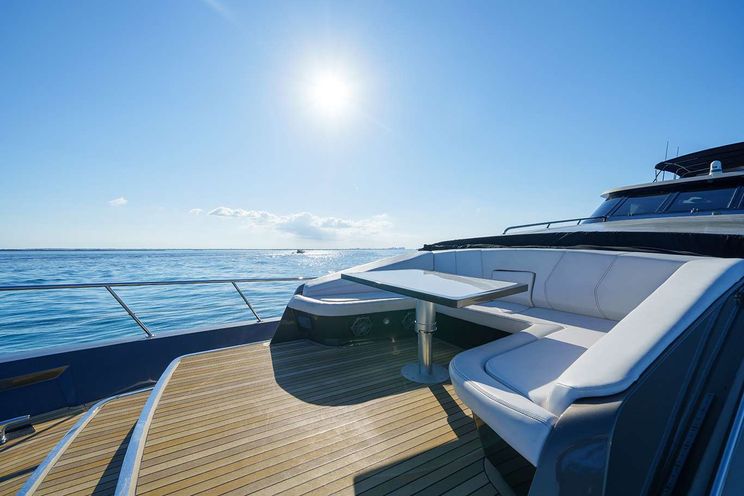 Charter Yacht JULIANNE - Crescent 110 - 4 Cabins - Nassau - Exumas - Bahamas