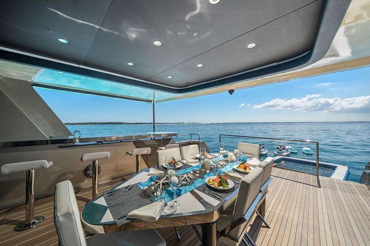 Charter Yacht JULIANNE - Crescent 110 - 4 Cabins - Nassau - Exumas - Bahamas