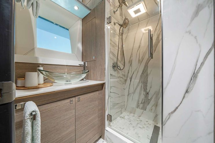 Charter Yacht JULIANNE - Crescent 110 - 4 Cabins - Nassau - Exumas - Bahamas