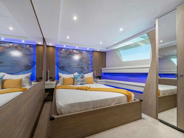 JULIANNE - Crescent 110,VIP cabin JULIANNE - Crescent 110,VIP cabin