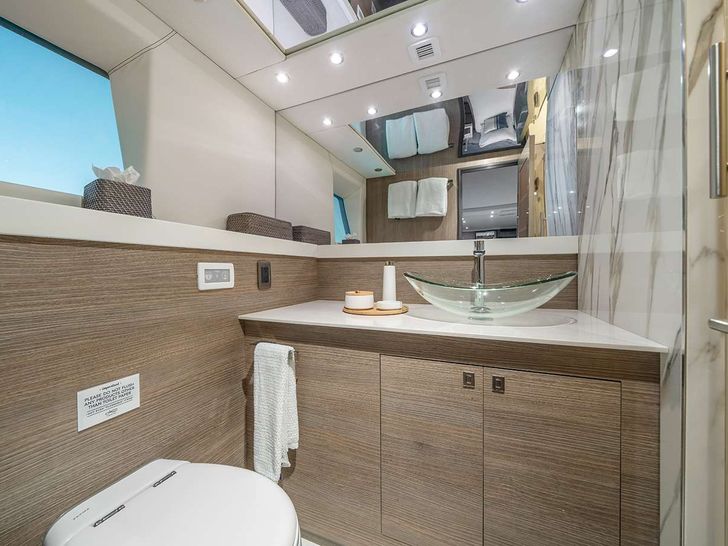 JULIANNE - Crescent 110,VIP cabin bathroom JULIANNE - Crescent 110,VIP cabin bathroom