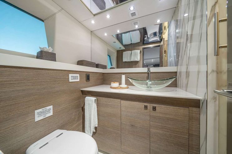 Charter Yacht JULIANNE - Crescent 110 - 4 Cabins - Nassau - Exumas - Bahamas