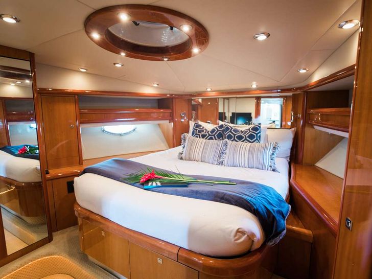 LION - Sunseeker 72,VIP cabin LION - Sunseeker 72,VIP cabin