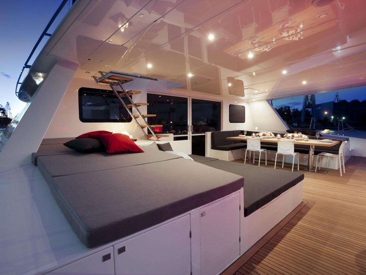 LEVANTE Sunreef 80 - aft sun beds LEVANTE Sunreef 80 - aft sun beds