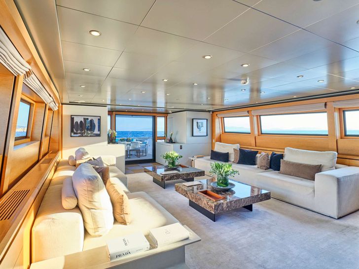 LOANA Baglietto 34m - saloon seating LOANA Baglietto 34m - saloon seating