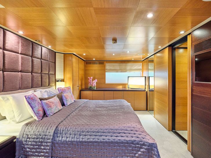LOANA Baglietto 34m - master cabin LOANA Baglietto 34m - master cabin