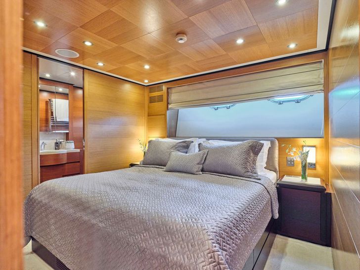 LOANA Baglietto 34m - VIP cabin 2 LOANA Baglietto 34m - VIP cabin 2
