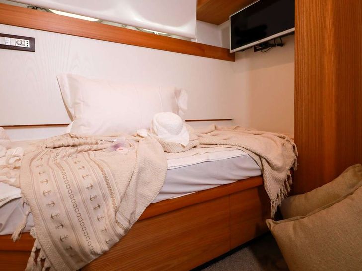 SERENITY III - pullman SERENITY III - pullman