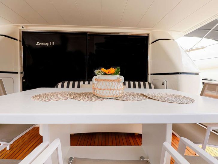 SERENITY III - dining SERENITY III - dining