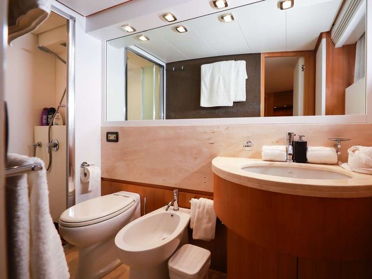 SERENITY III - ensuite SERENITY III - ensuite