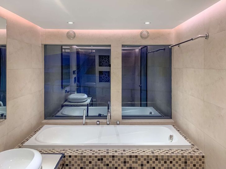 ARK NOBLE - 38m Custom Ensuite Bathroom